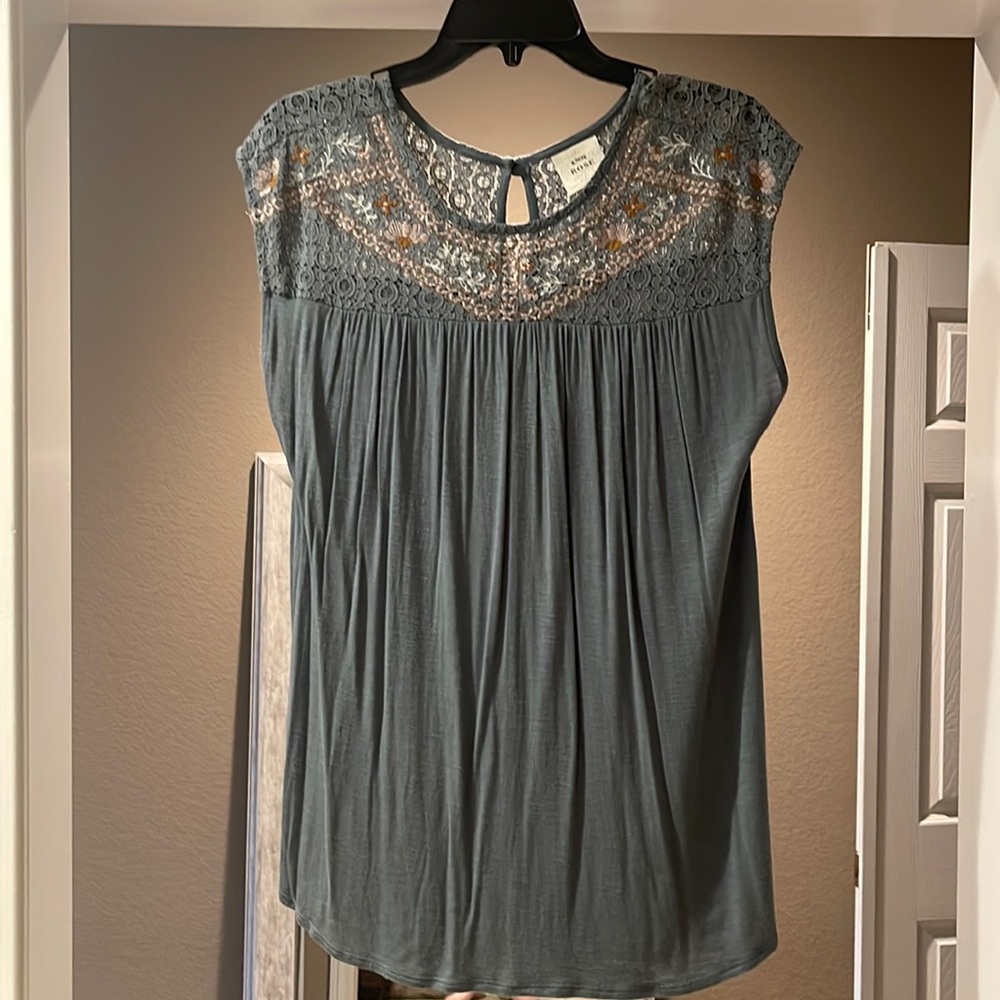 Womens cap sleeved top